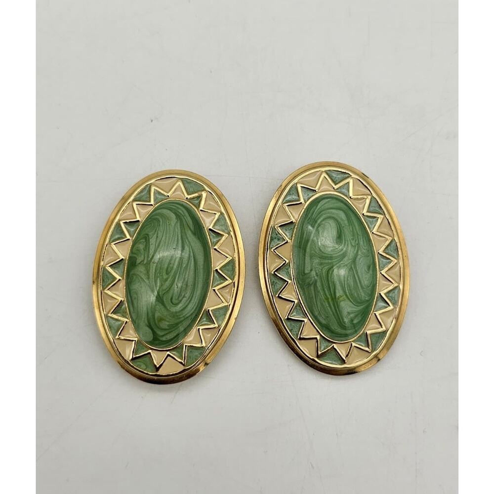 Vintage Green Enameled Inlay Swirl Gold Tone Oval Clip Earrings - Picture 2 of 7